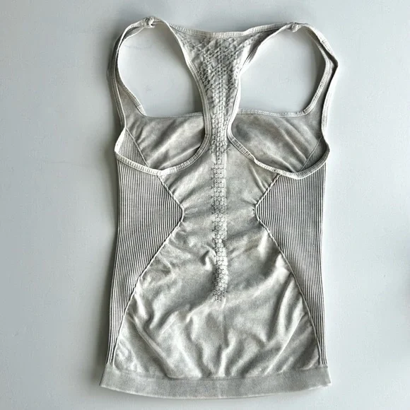 🍒(A251) NWOT Free People Movement Good Karma Long Tank. Ice Gray. Size: … - Picture 4 of 7